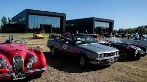 autos de lujo encontrados en la casa de Pilar