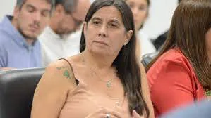 LA DIPUTADA TERESA CUBELLS, LA QUE PROPUSO EL 'DÍA DEL ORGASMO FEMENINO' Y LA APURÓ EN VIVO