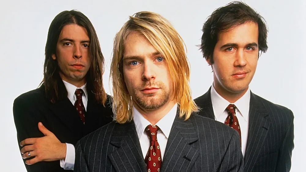 Nirvana-Kurt-Cobain-Krist-Novoselic-Dave-Grohl-Suit-Style