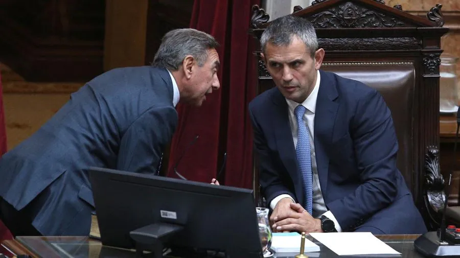 sesion-en-diputados-para-aprobar-la-ley-bases-y-el-paquete-fiscal-1793393