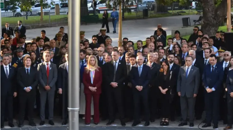 homenaje a malvinas milei1