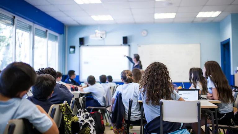 las-cuotas-de-los-colegios-privados-de-pba-y-caba-suben-hasta-495-en-diciembre-y-autorizan-las-subas-para-marzo-de-2025foto-adobe-stock-ATIQNDWQ2ZFCZGU7ODF6NON7TI