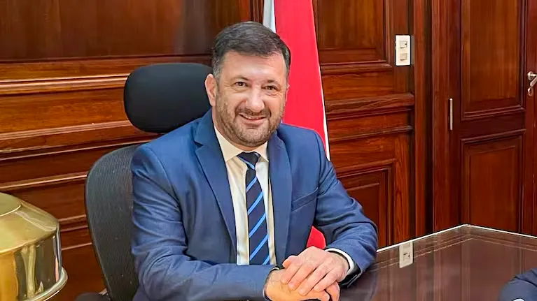 el-senador-entrerriano-edgardo-kueider-fue-detenido-en-paraguay-con-us20000-en-efectivo-foto-twitteredgardokueider-CHKRQJJB6BAFZPVYNOYBBRYYUA