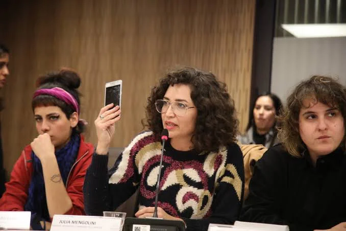 militantes kirchneristas como Julia Mengolini
